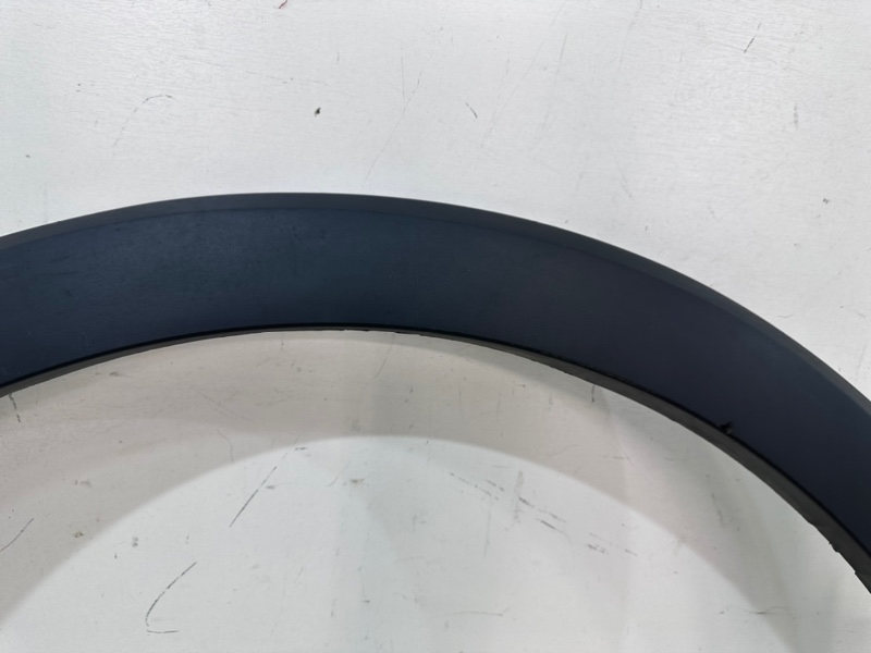 Накладка переднего крыла левого