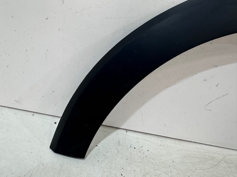 Накладка переднего крыла левого