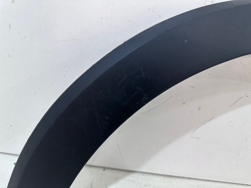 Накладка переднего крыла левого