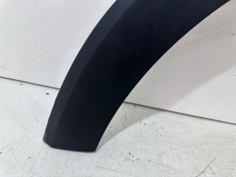 Накладка переднего крыла левого