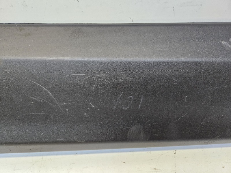 Накладка двери задней правой