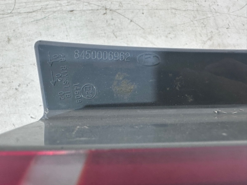 Фонарь задний правый