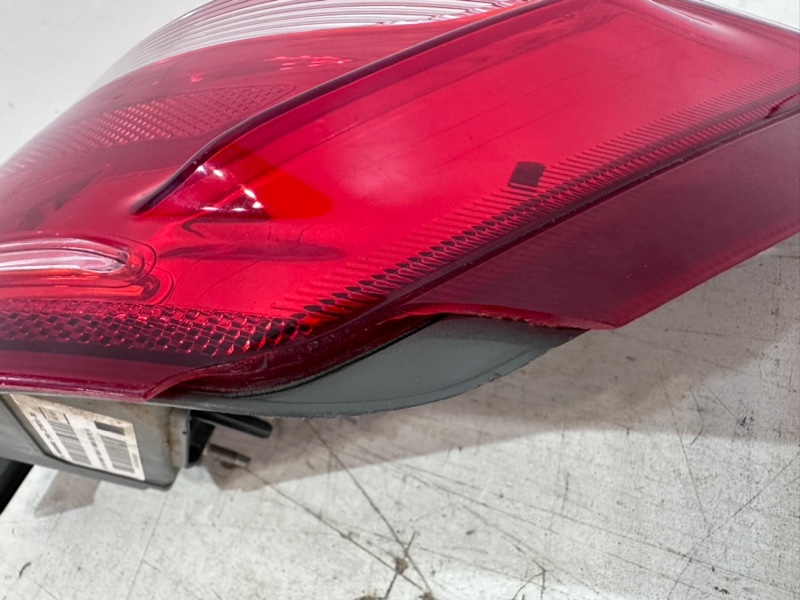 Фонарь задний правый