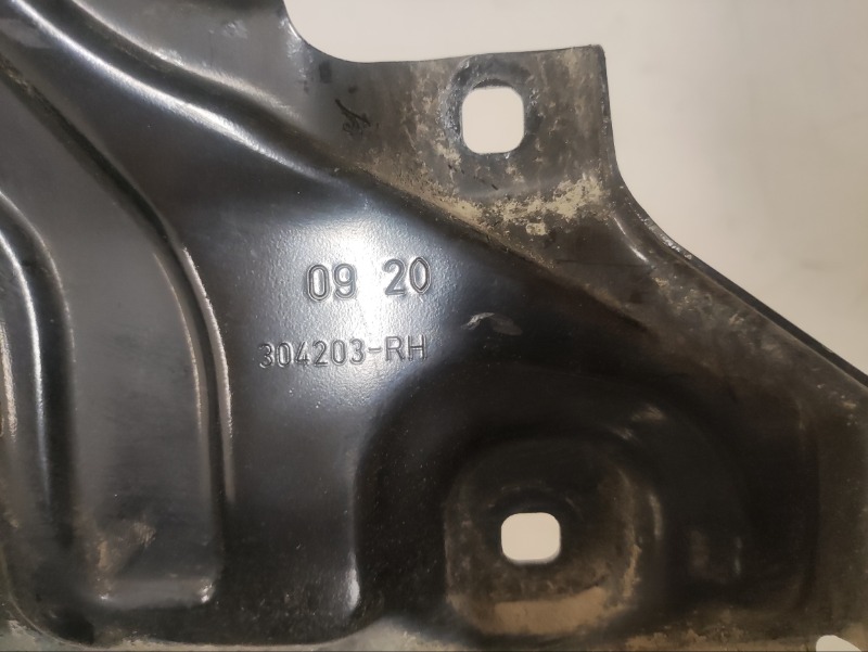 Кронштейн фар правый