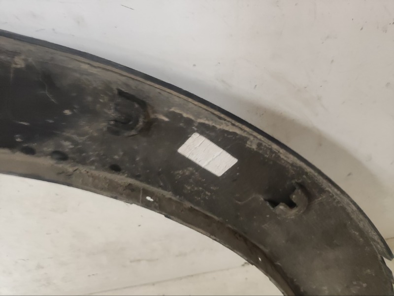 Накладка переднего крыла левого