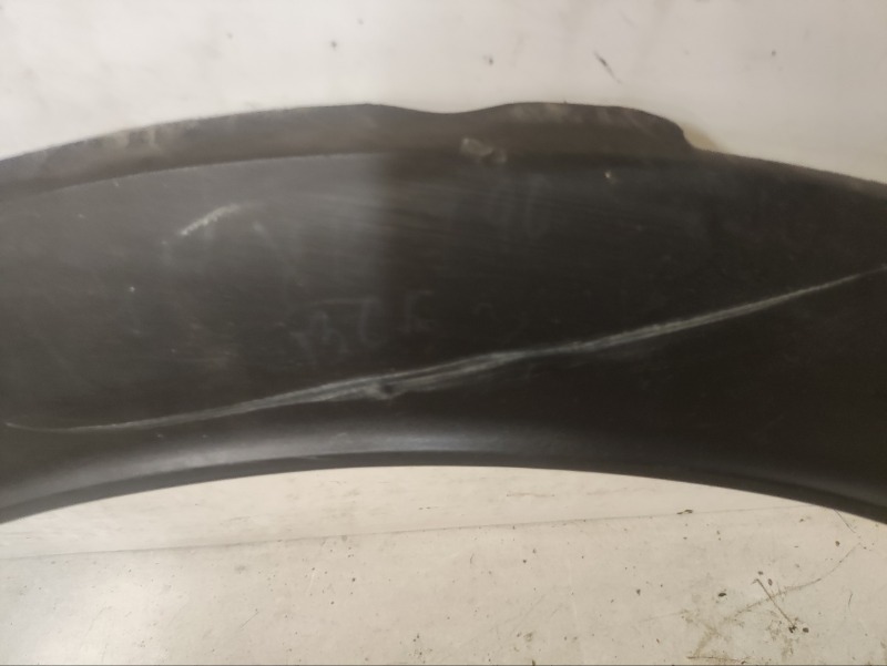 Накладка переднего крыла левого