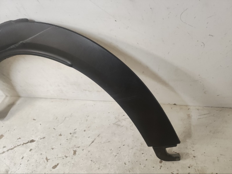 Накладка переднего крыла левого