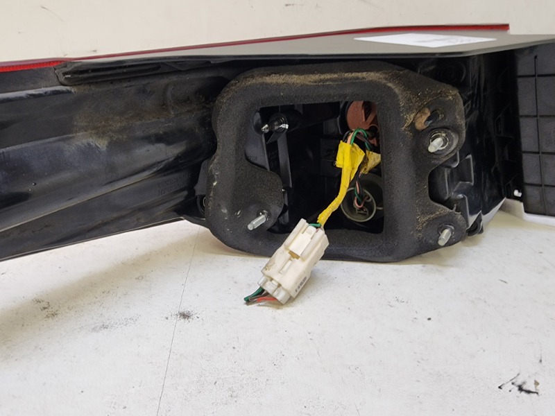 Фонарь задний правый