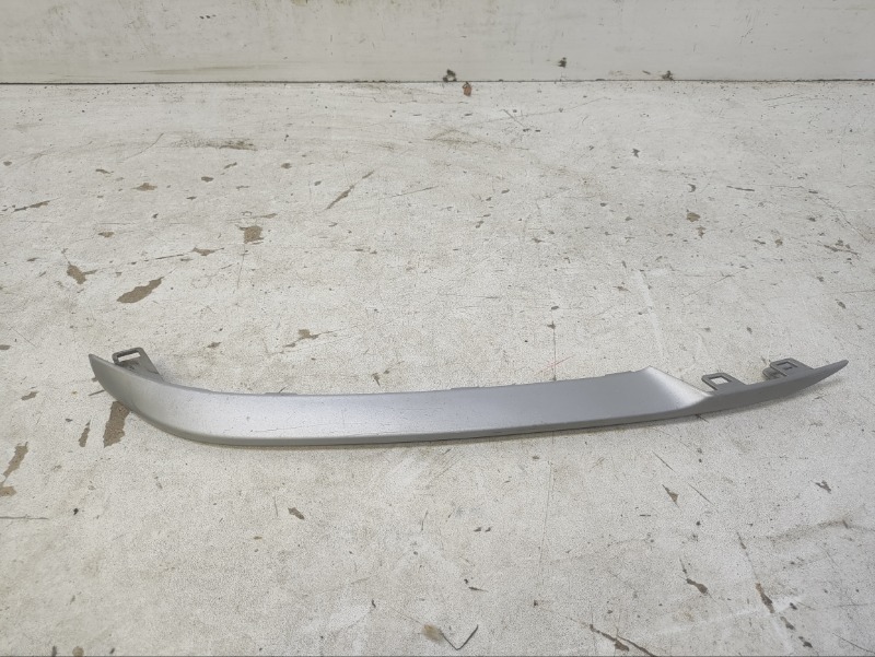 Молдинг переднего бампера левый