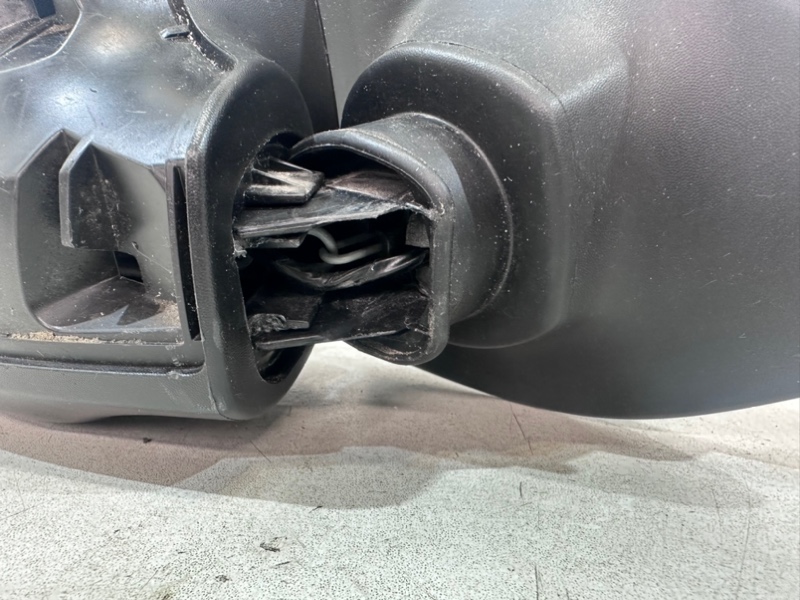 Зеркало правое электрическое