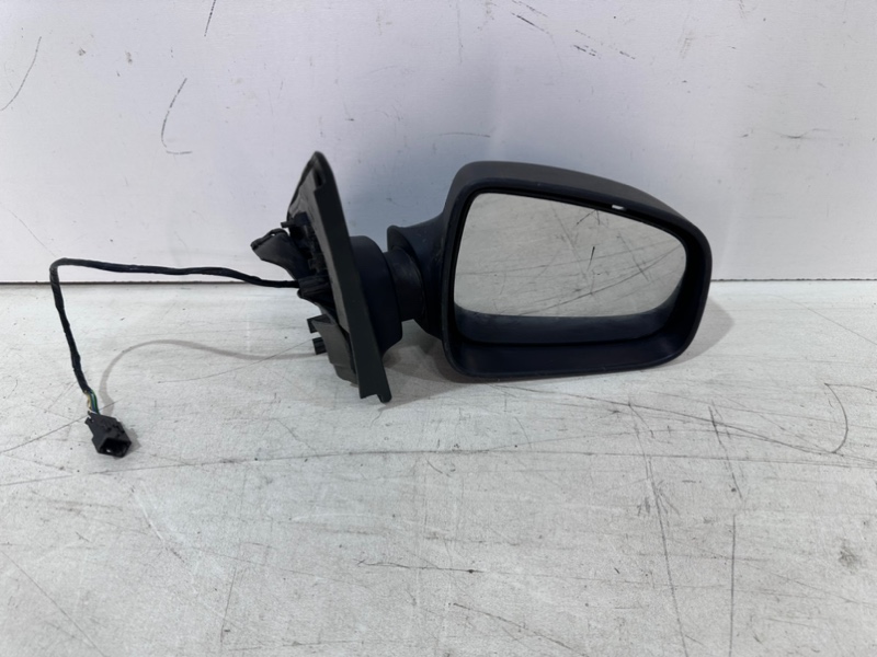 Зеркало правое электрическое