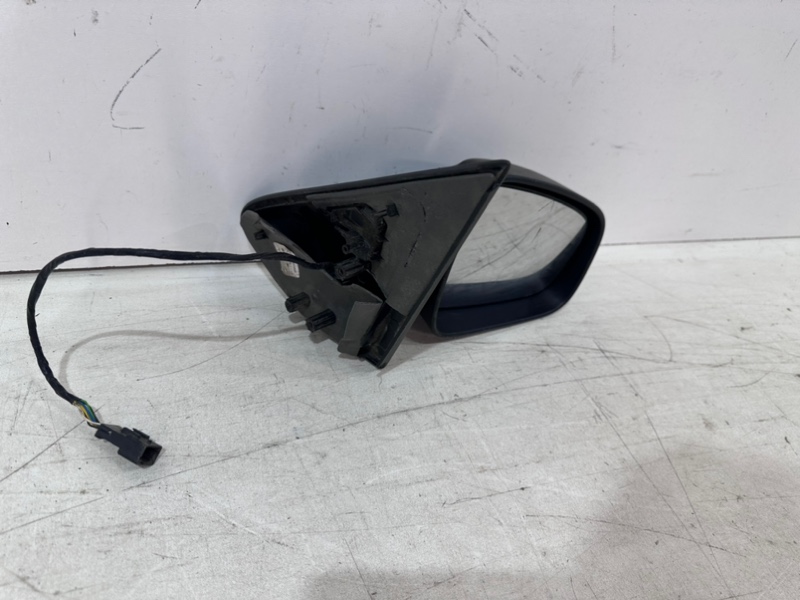 Зеркало правое электрическое