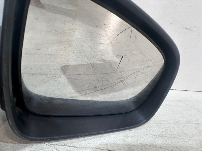 Зеркало правое электрическое