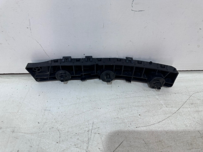 Кронштейн переднего бампера левый