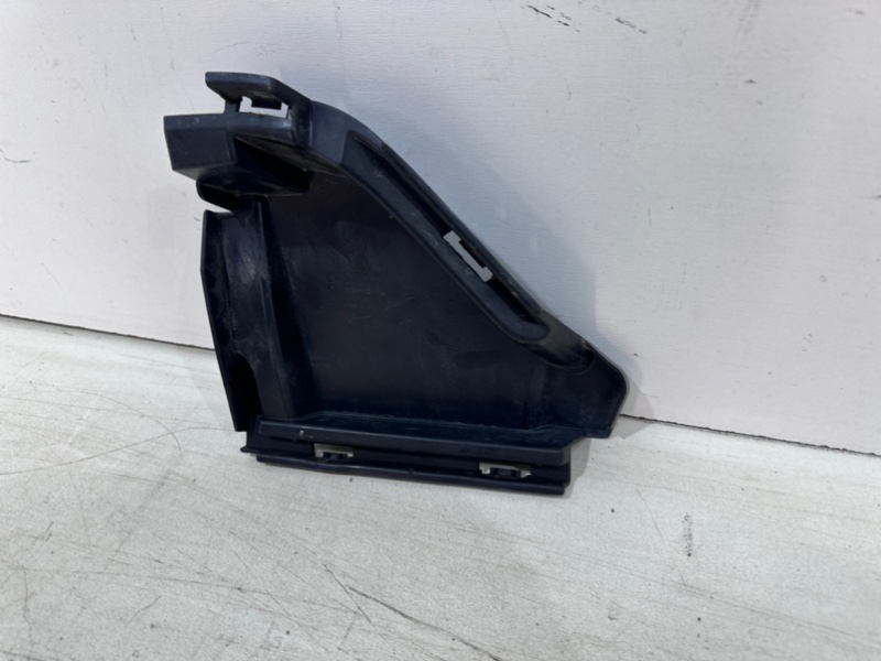 Воздуховод радиатора правый