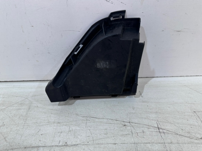 Воздуховод радиатора правый