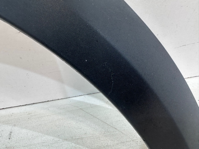 Накладка переднего крыла правого