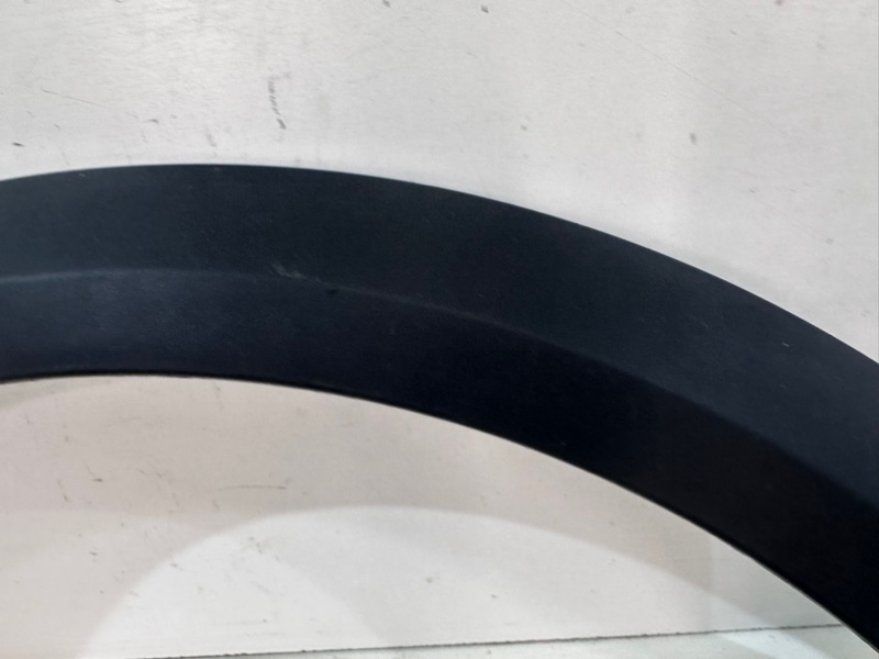 Накладка переднего крыла правого