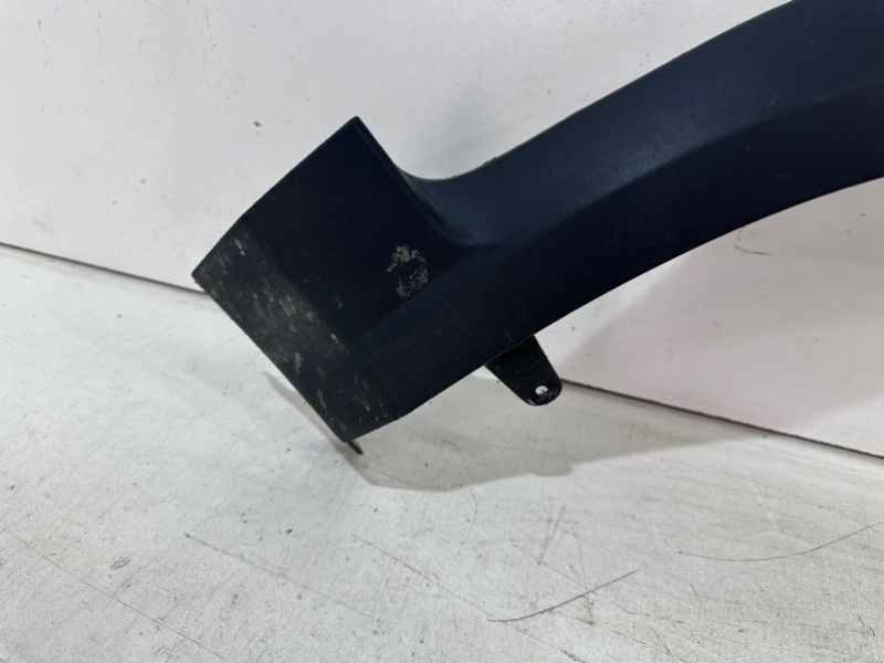 Накладка переднего крыла правого