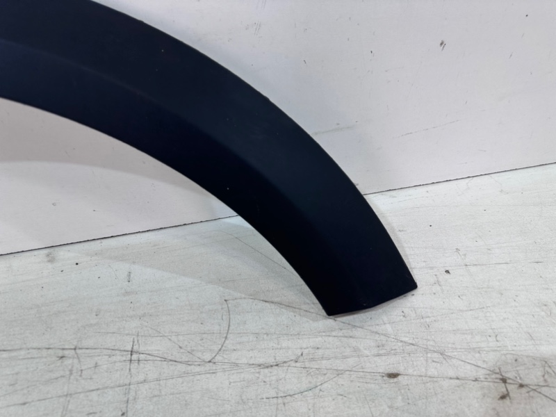 Накладка переднего крыла правого