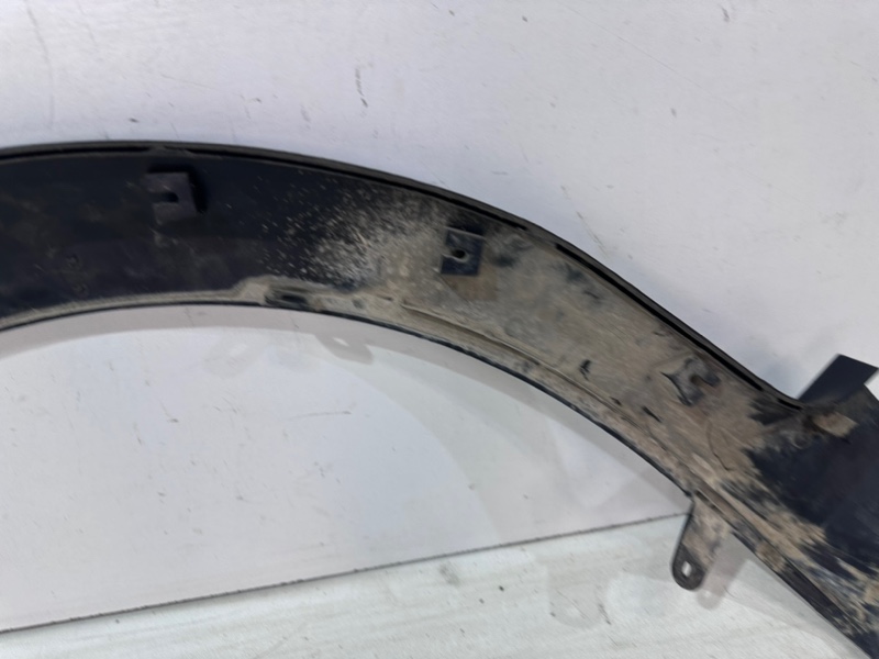 Накладка переднего крыла правого