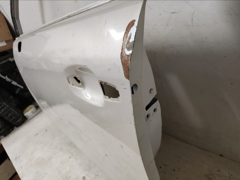 Дверь передняя левая