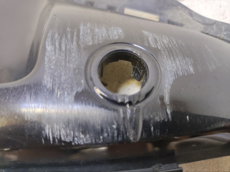 Рамка противотуманной фары левой