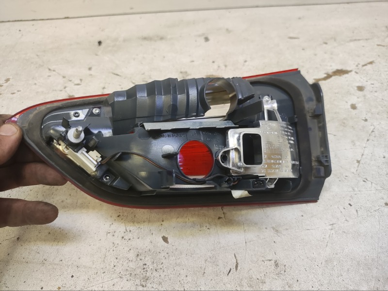 Фонарь задний левый