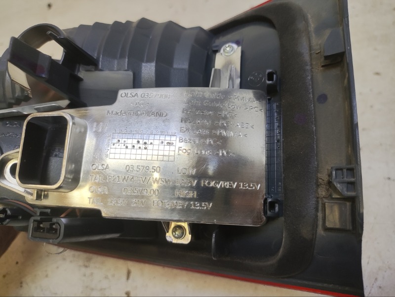 Фонарь задний левый