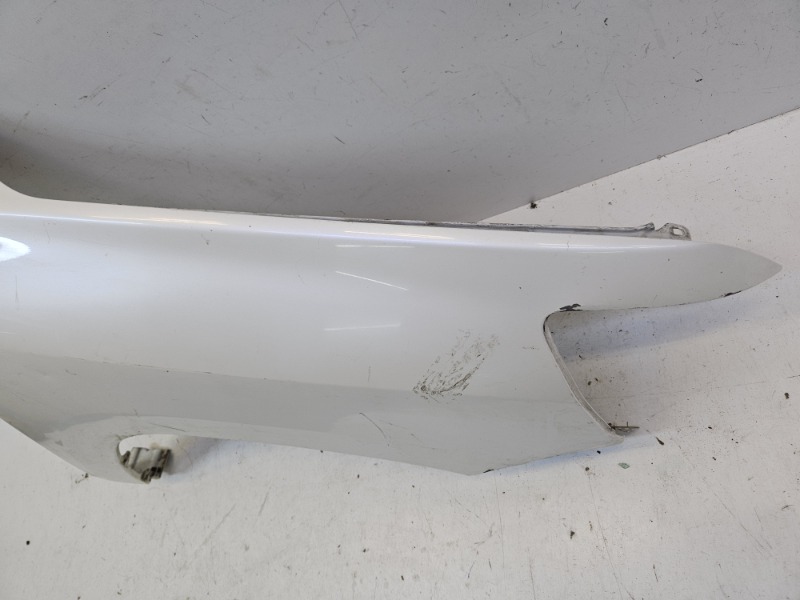 Крыло переднее правое