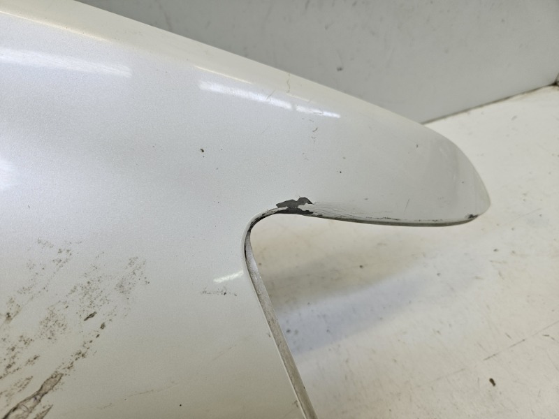 Крыло переднее правое