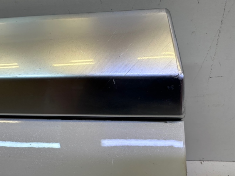 Накладка двери задней правой