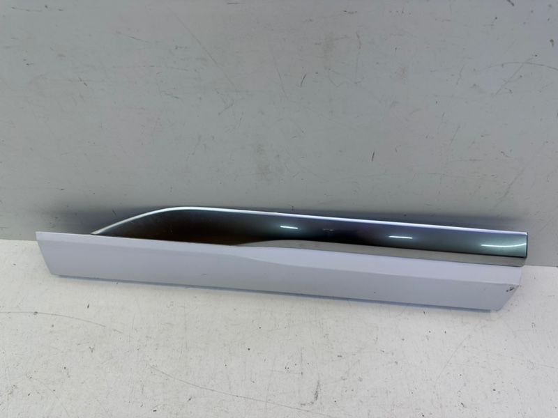 Накладка двери задней правой