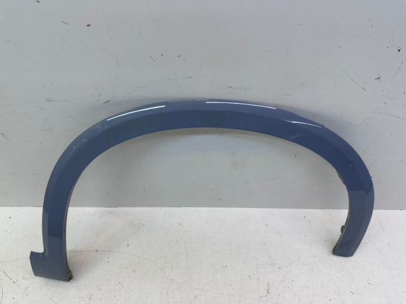 Накладка переднего крыла правого