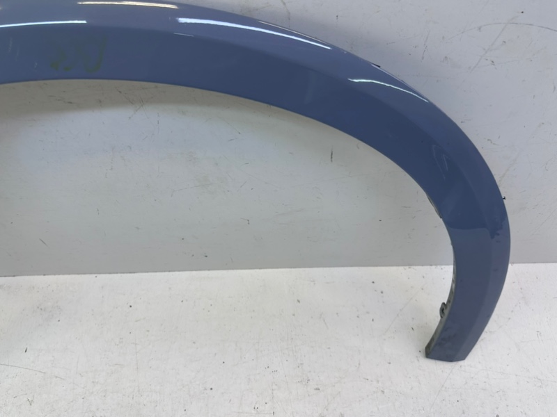 Накладка переднего крыла правого