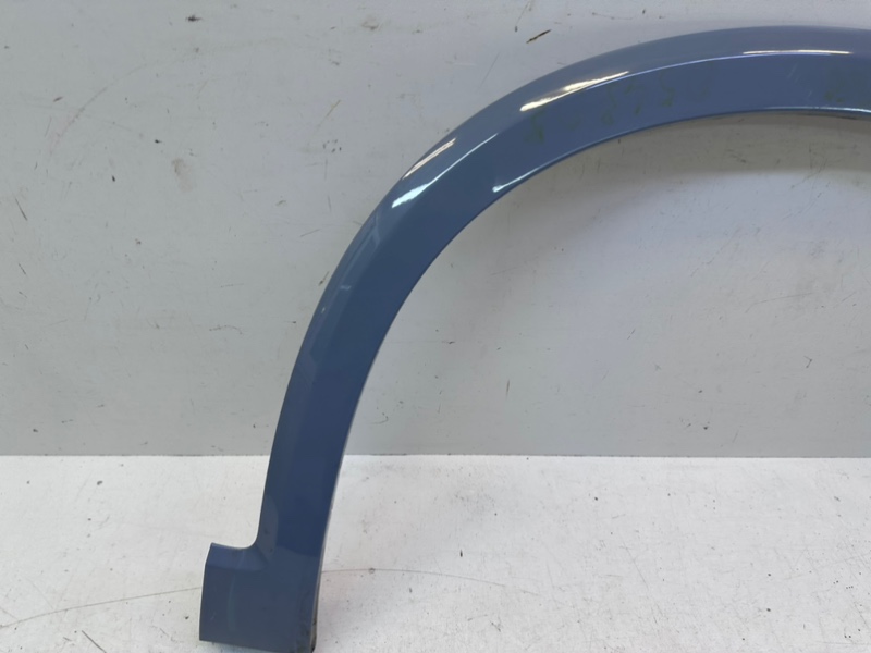 Накладка переднего крыла правого