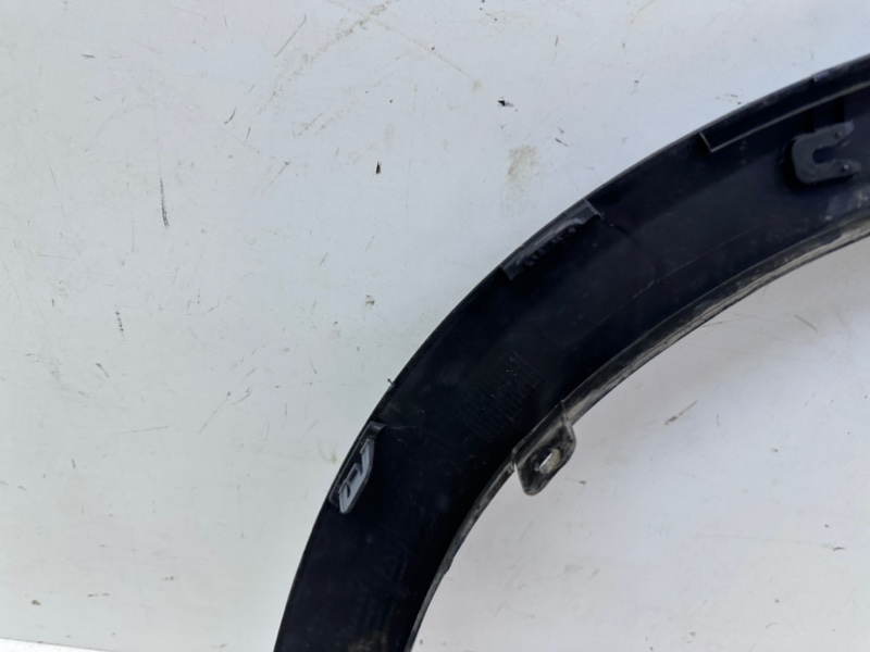 Накладка переднего крыла правого