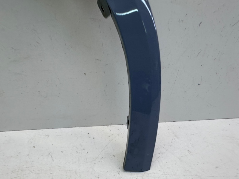 Накладка переднего крыла правого