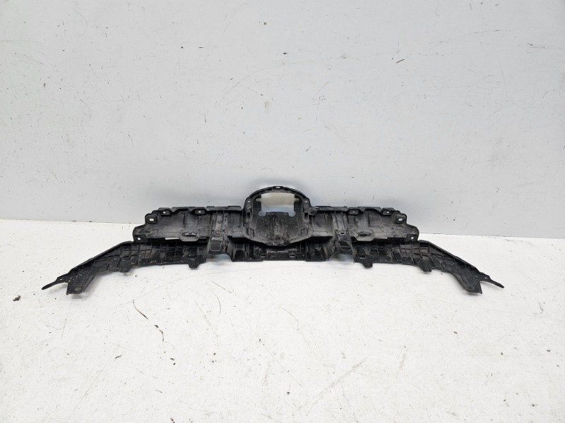 Кронштейн решетки радиатора