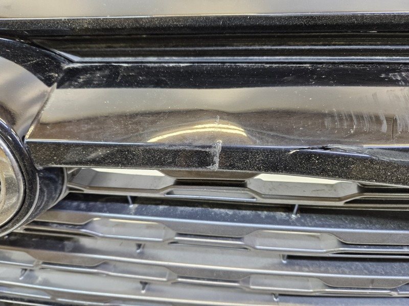 Бампер передний