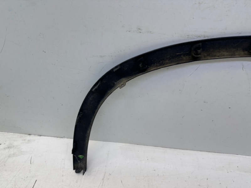 Накладка переднего крыла правого