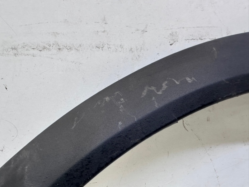 Накладка переднего крыла правого