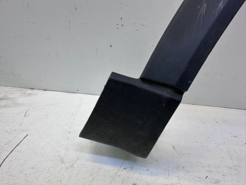 Накладка переднего крыла правого