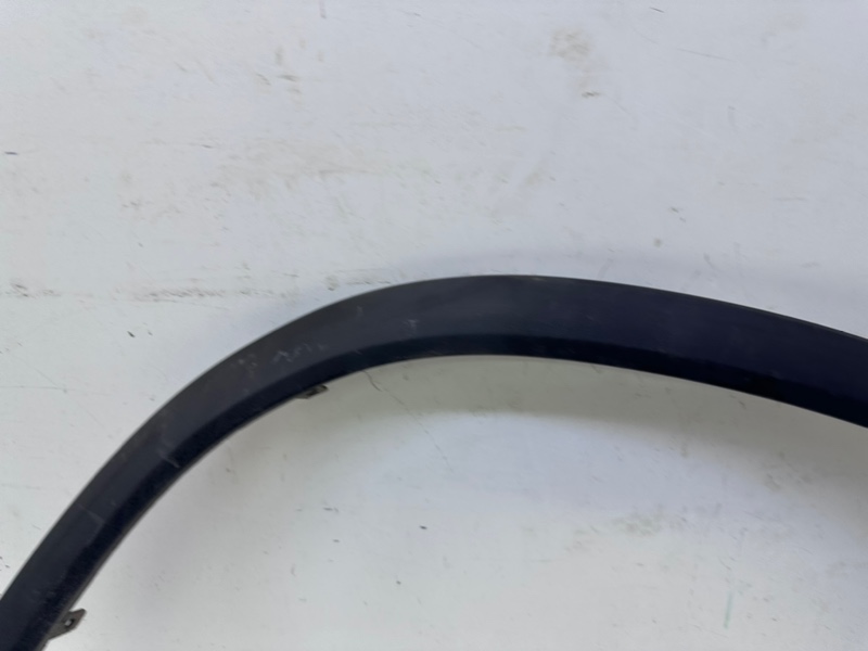 Накладка переднего крыла правого