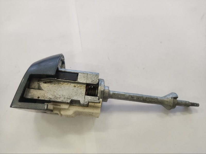 Вставка замка двери