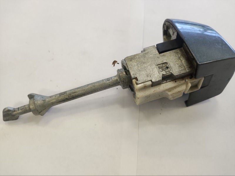 Вставка замка двери