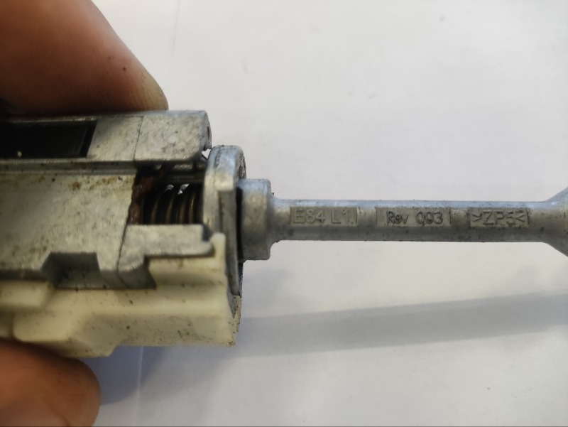 Вставка замка двери