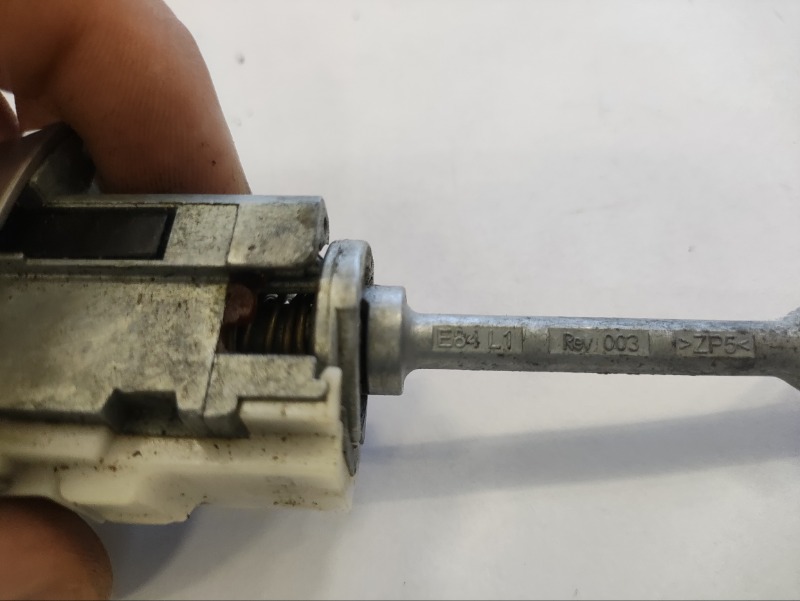 Вставка замка двери