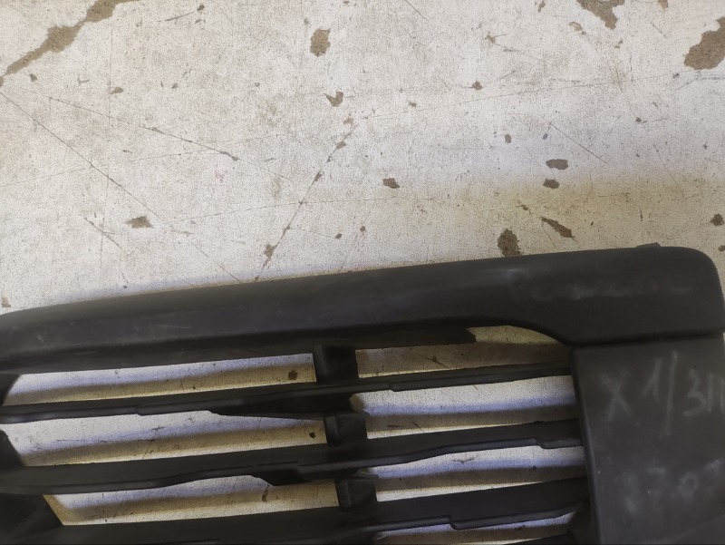 Решетка в бампер левая