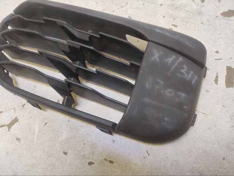 Решетка в бампер левая